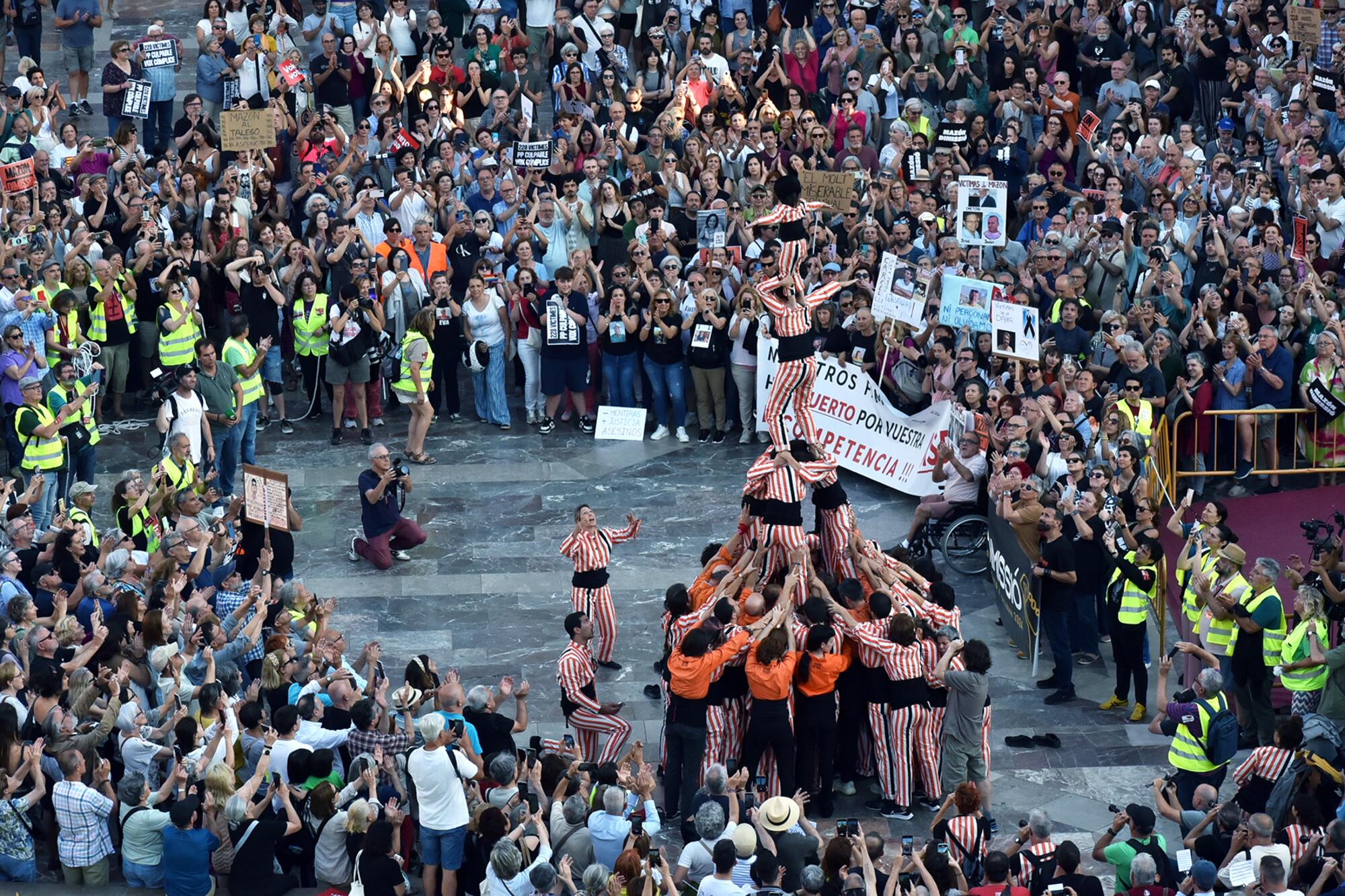 Séptima manifestación Mazón Dimisisó, dia de la huelga - 8